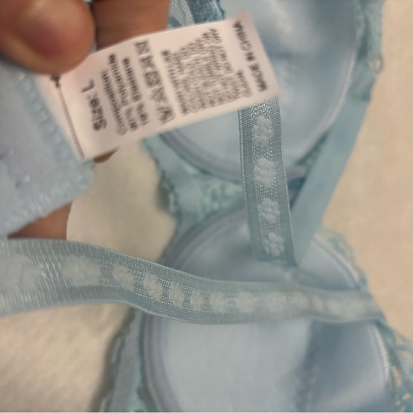 - Lace underwire bra - Picture 3 of 3